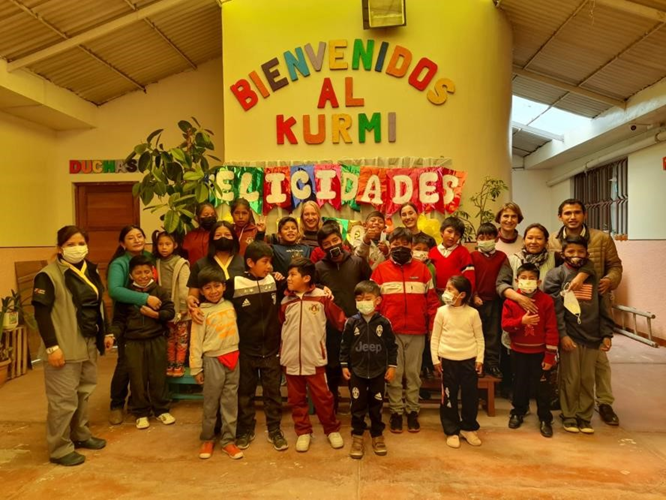 Kinder und Jugendliche aus dem Jugendzentrum Kürmi