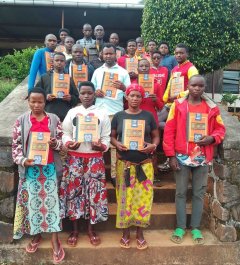 Schulungsgruppe in Burundi_ Ausbildung in Marketing und Gründung von Kleinstunternehmen