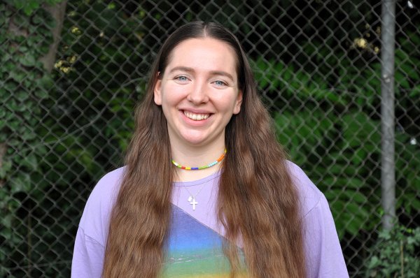 Profilbild von Kristin Bohla in der Natur